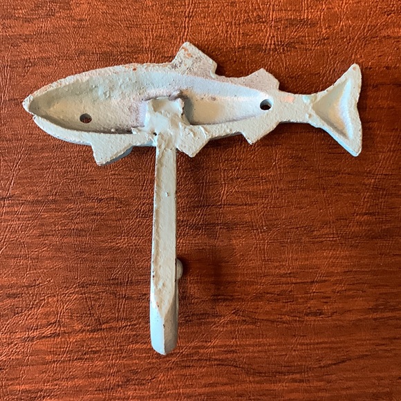 Metal fish 🐠 hook/towel rack - Picture 3 of 5